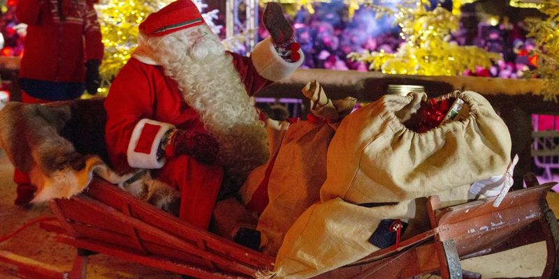 Санта-Клаус з помічниками почав навколосвітню подорож
