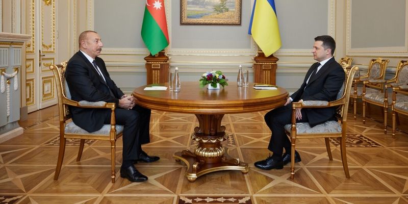 Зеленский и президент Азербайджана обсудили создание транспортного коридора в обход России
