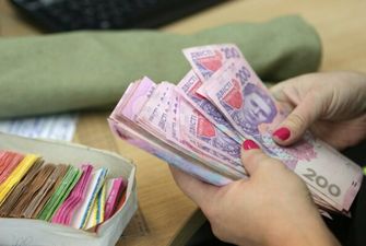 До Польщі їздити не доведеться: у Кабміні озвучили українцям прогноз на зарплату у 2020