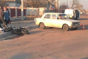 ДТП с пострадавшими: на Киевщине мотоциклист столкнулся с ВАЗ