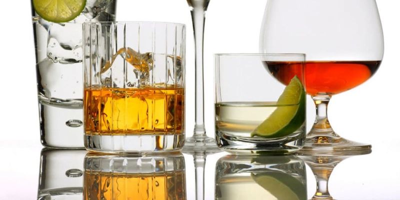 «Беспохмельная» доза: Врачи рассказали, можно ли пить алкоголь при высоком давлении