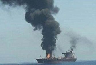 В Оманском заливе повреждены нефтяные танкеры. СМИ говорят о нападении