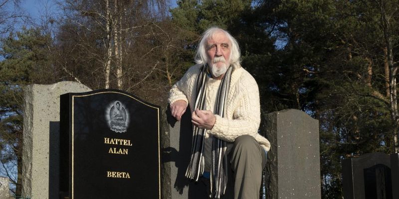 В Шотландии 75-летний мужчина обнаружил свое надгробие на городском кладбище