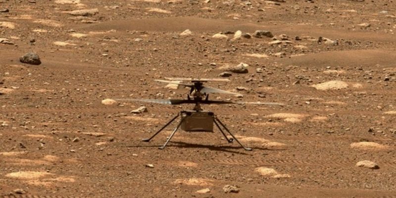 Мини вертолет NASA снова взлетел над Марсом и наделал фото