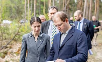 Руслан Стрелец провел встречу с Министерством экологии и климатической политики Швеции Роминой Пурмохтари во время ее визита в Киев