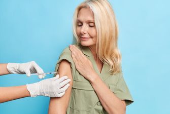 У МОЗ розповіли, чи потрібно українцям продовжувати вакцинуватися проти COVID-19