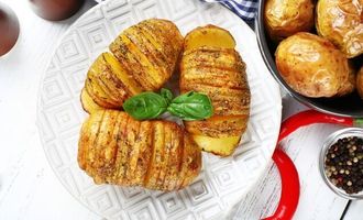 Хрустящий запеченный картофель с пармезаном: рецепт от Эктора Хименеса-Браво