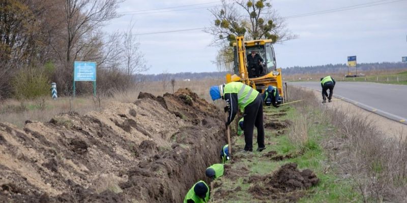 Борги та стара мережа: чому жителі військових містечок на Дніпропетровщині залишилися без води