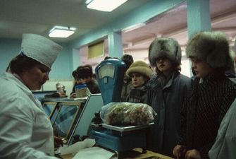 Бідність і натовп алкоголіків - заборонені фото часів СРСР, які спливли тільки сьогодні