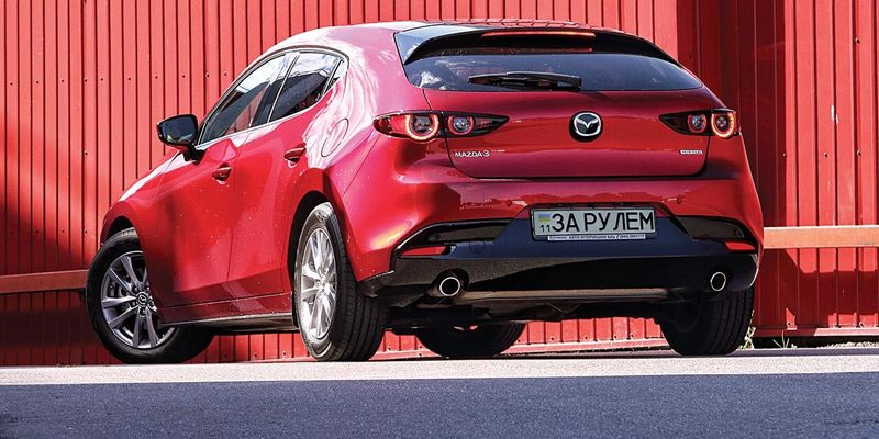 Новая Mazda 3: заботливая хулиганка