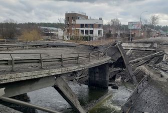 Российские оккупанты в Украине уничтожают дороги и мосты: шокирующая статистика