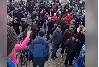 Жители Мелитополя вышли на массовый митинг против войск РФ
