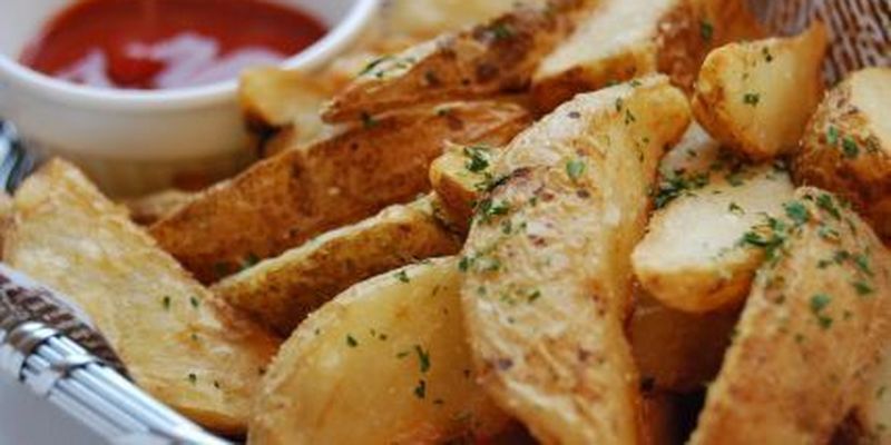 Как пожарить картофель в считанные минуты: полезный лайфхак