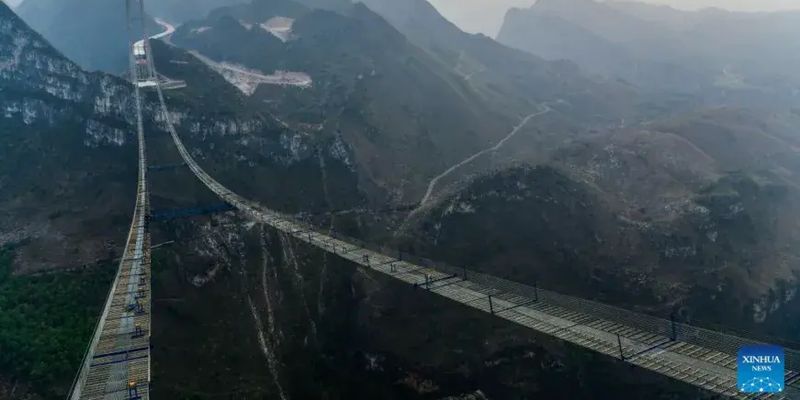 В Китае строят мост высотой 625 метров