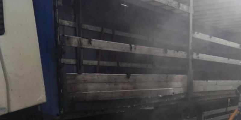 Под Львовом мощный пожар уничтожил пассажирский автобус: фото и видео