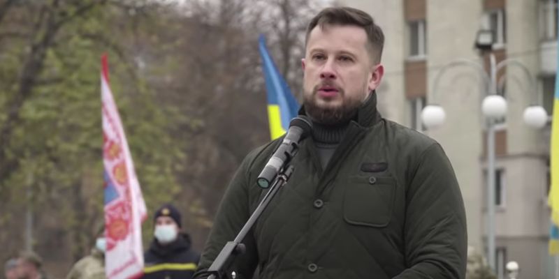 Білецький жорстко розкритикував ідею ТКГ по Донбасу: "Один грає в розвідника, інший в президента"