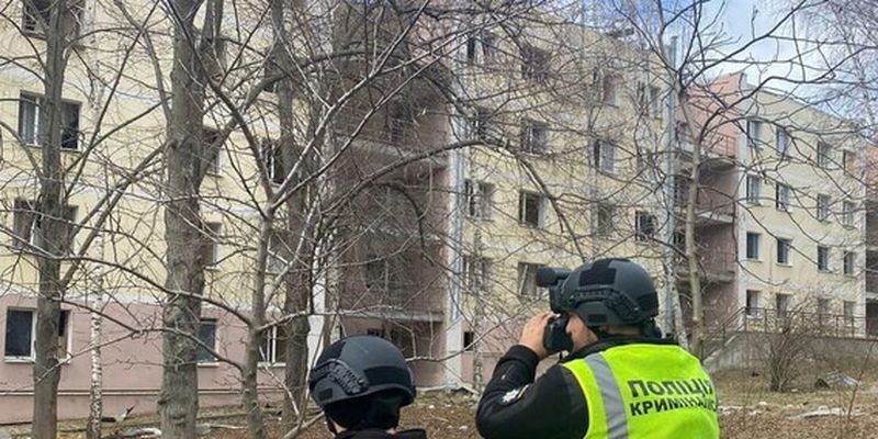 Ракетный обстрел Харькова: разрушена крыша общежития, пострадал мужчина