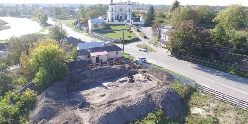 В Хмельницкой области археологи исследуют Полонскую крепость XVII-XVIII веков