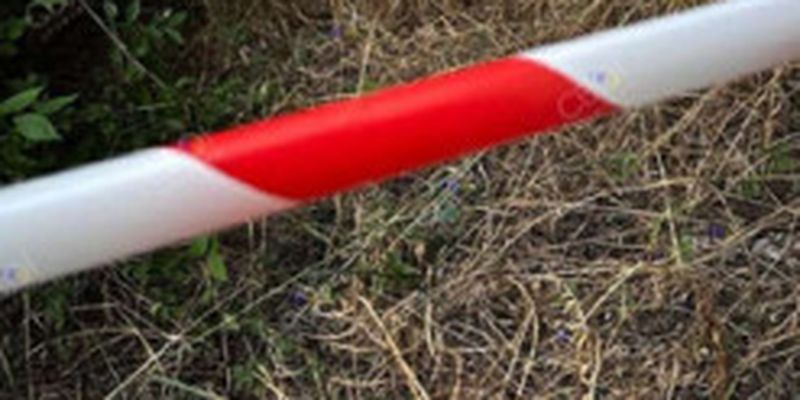 На Дніпропетровщині посеред вулиці знайшли мертву голу жінку
