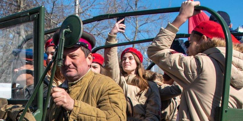 Окупанти у Криму виганяють дітей святкувати "русскую весну" під час пандемії Covid-2019