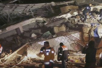 Люди в панике: момент смертельного землетрясения в Турции попал на видео