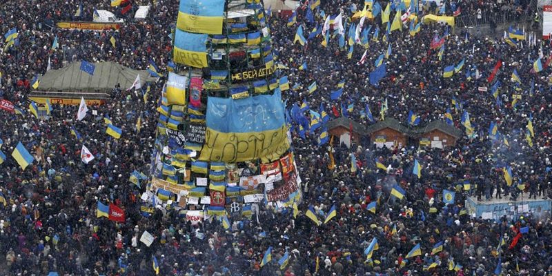 Майдан как высшая форма демократии: Украина отмечает 10-ю годовщину Революции Достоинства, знаковые фото