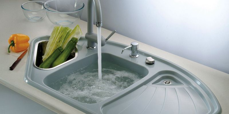 Как прочистить канализационные трубы в домашних условиях?