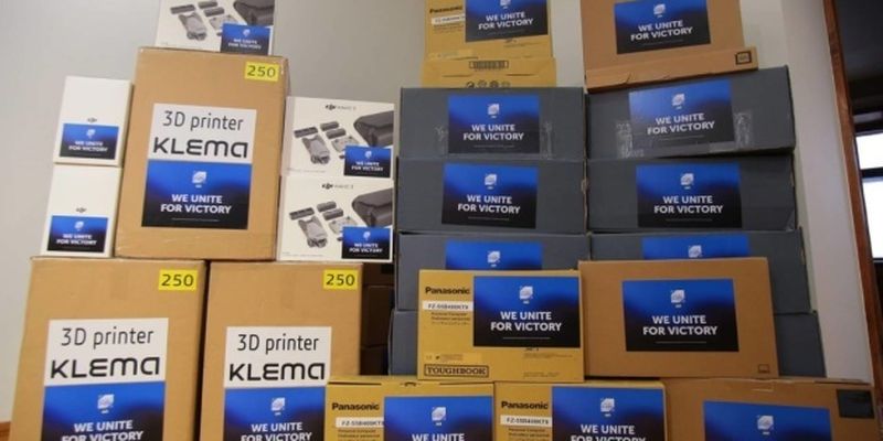 Львовский ИТ Кластер передал в 24 ОМБр старлинки, ноутбуки, дроны и 3D-принтеры