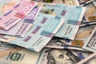 Євро в обмінниках здешевшало, долар здорожчав: курс валют в Україні