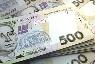 Касается не только переселенцев: кто в Украине сейчас может оформить выплаты 6600 гривен