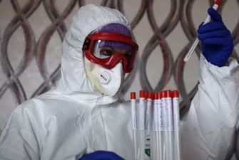 В Украине возвращают самоизоляцию из-за нового штамма коронавируса "Омикрон"