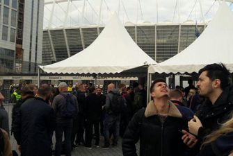 Три кола пекла на НСК "Олімпійський": українці штурмують стадіон
