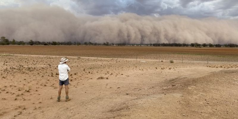 Австралию накрыли пылевые бури