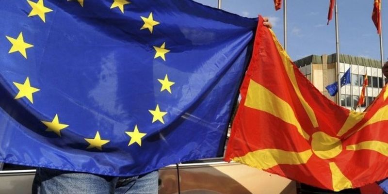 Премьер Болгарии посоветовал своему македонскому коллеге не идти в отставку