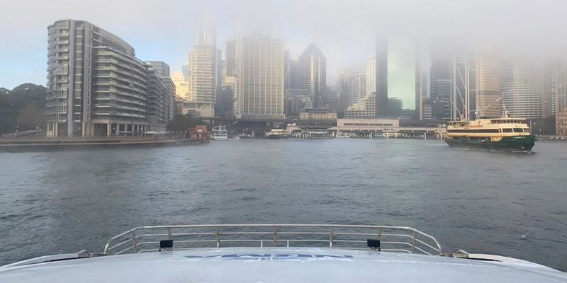 Словно в сказке: Сидней окутал густой туман
