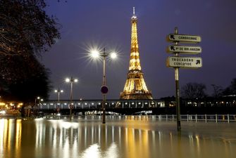 У Франції хочуть продовжити надзвичайний стан через коронавірус до липня 2022 року