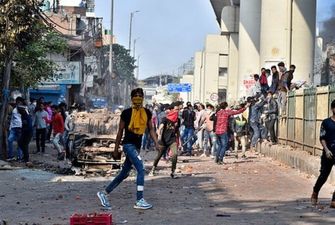Закон о гражданстве: на протестах в Индии погибли 27 человек, раненых - уже 200