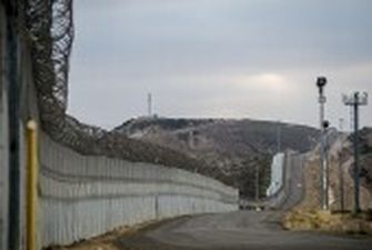 Пентагон зупиняє будівництво стіни з Мексикою і поверне невикористані кошти військовим