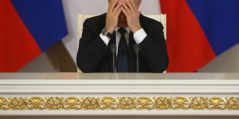 Одинокий Путин рассмешил россиян, правдивое фото расставило все точки: "Мальчик Вова потерялся"