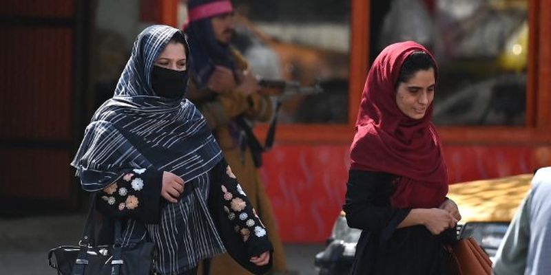 В Афганістані таліби заборонили жінкам зніматися у телесеріалах