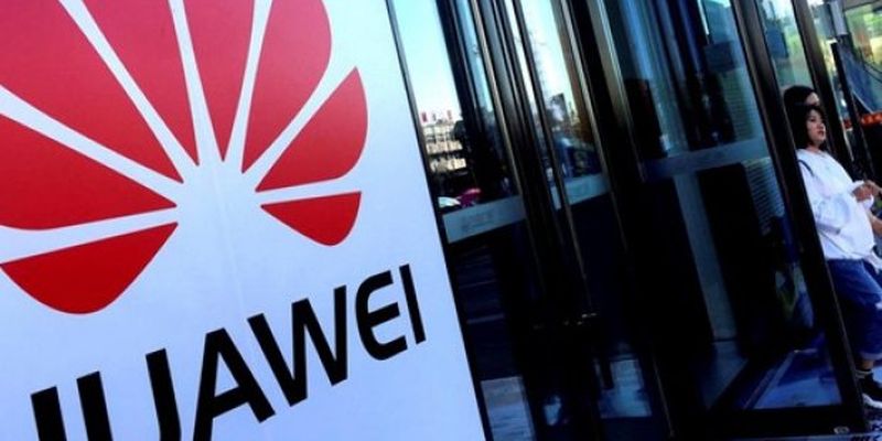 Huawei выпускает смартфон без Android