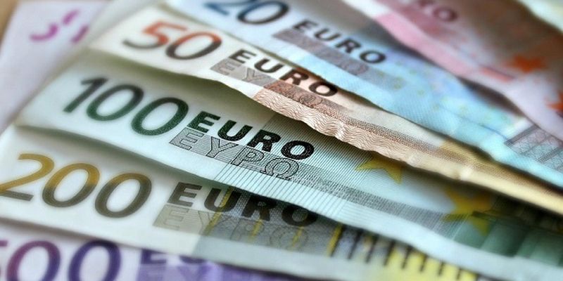 Готівковий євро здорожчав: курс валют в Україні 27 жовтня