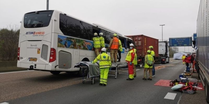 Автобус с туристами попал в ДТП в Бельгии, 10 пострадавших