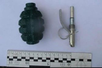 В Запорожье на территории детсада мужчина угрожал взорвать гранату