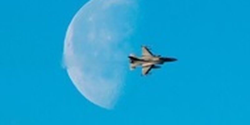 Норвегия обещает новейшее оружие для украинских F-16