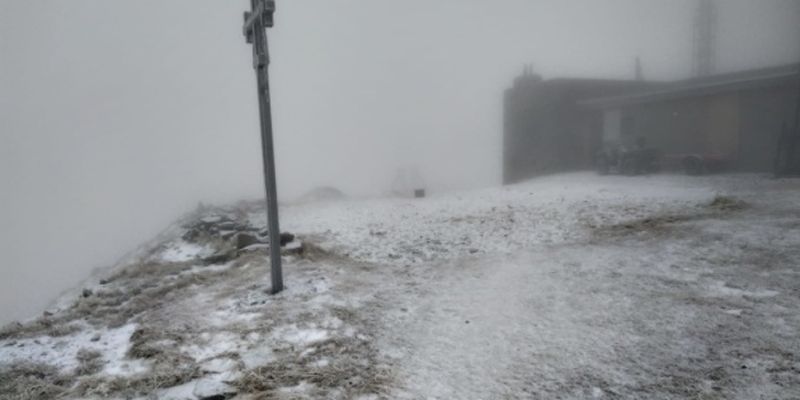 В Карпатах снег, температура воздуха снизилась до -1°С