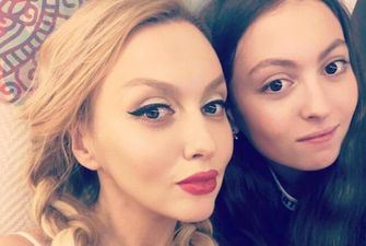"Красотки длинноногие": Полякова и ее 14-летняя дочь блеснули шикарными фигурами в бикини