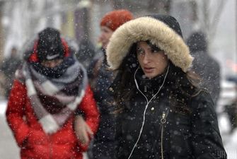 Мокрий сніг та сильний вітер. Яку погоду слід очікувати в Україні 8 грудня
