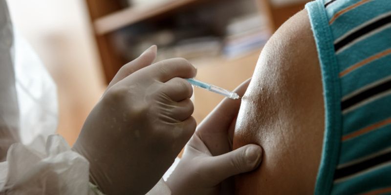 За сутки против COVID-19 вакцинировали более 90 тысяч украинцев