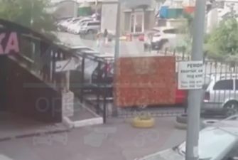 Перепутала педали и раздавила мать с ребенком: появилось видео страшного ДТП в Киеве. 18+